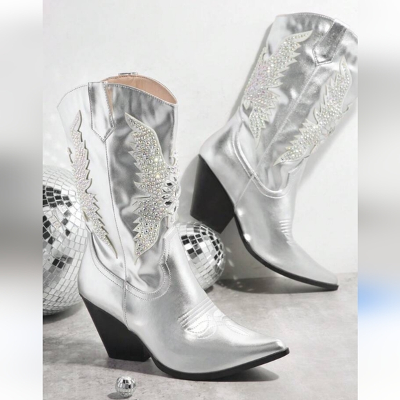 SHEIN Shoes - NWOT SHEIN Shuzia Metallic Embroidered Detail Western Boots, Sz 10